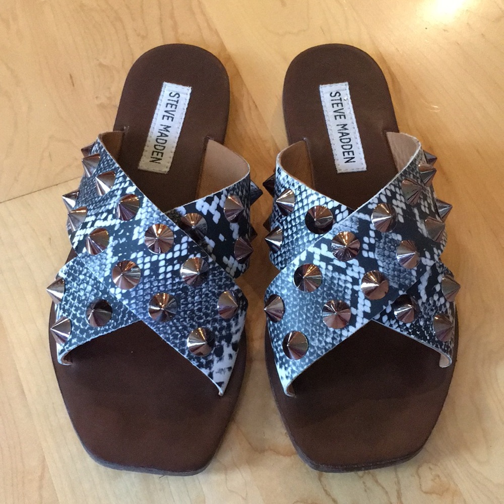 STEVE MADDEN | Spiked Snake Print Slide Sandals